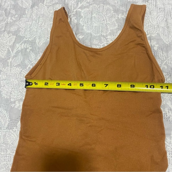 Nine West Shape wear Top Womens Médium Size Stretch, Color Coffee - Picture 7 of 8